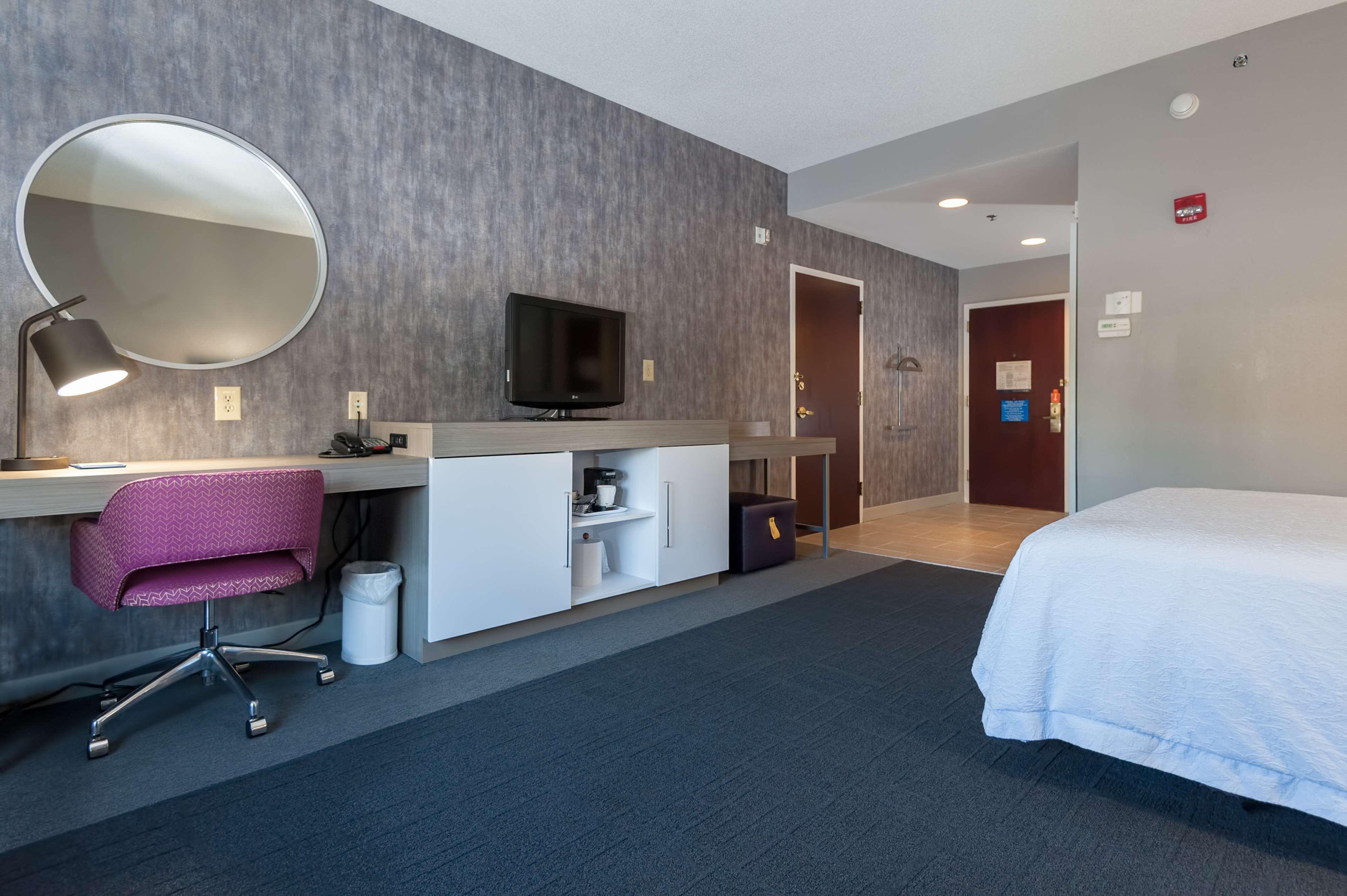 Hampton Inn East Windsor Exteriör bild