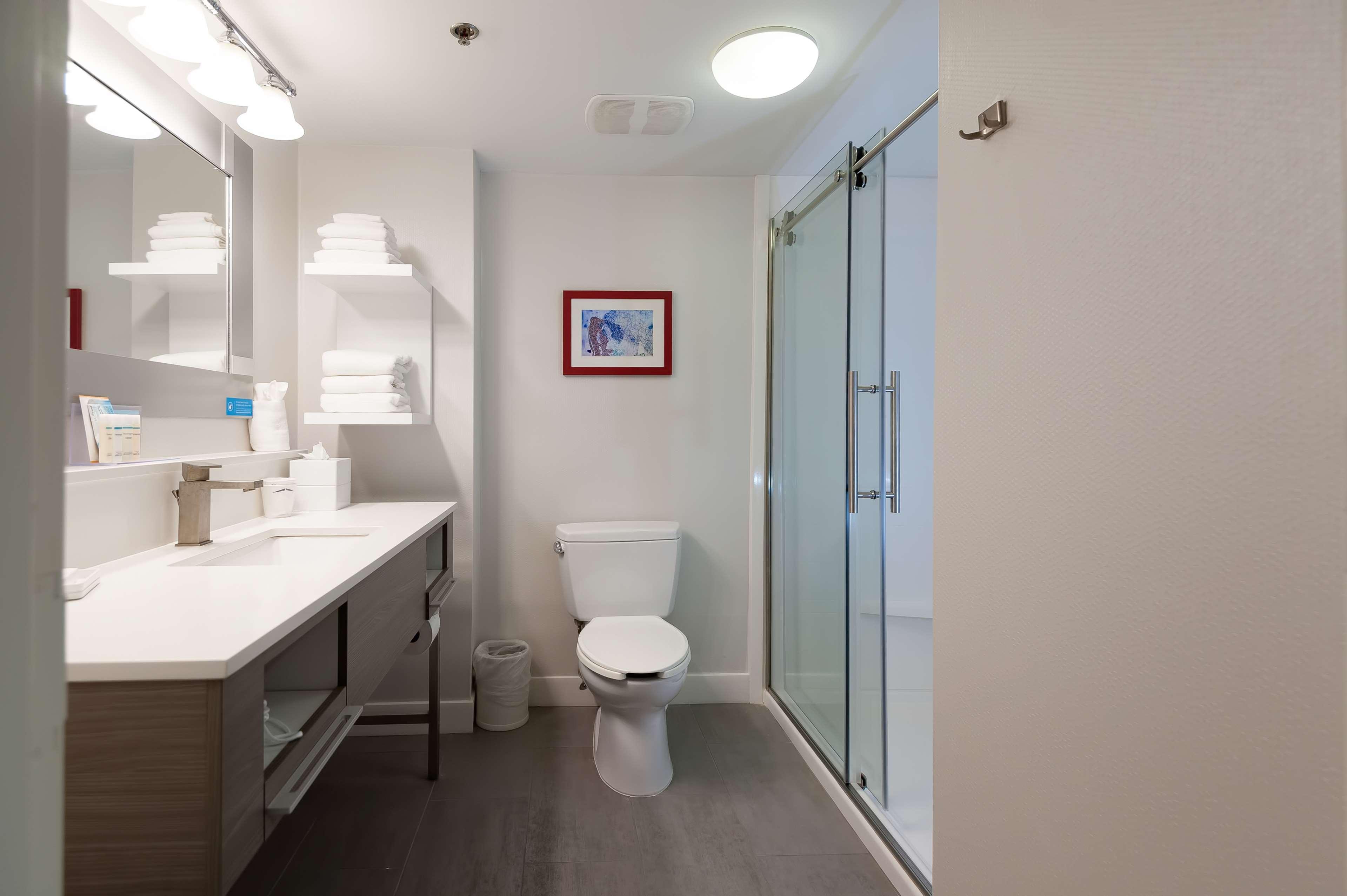 Hampton Inn East Windsor Exteriör bild