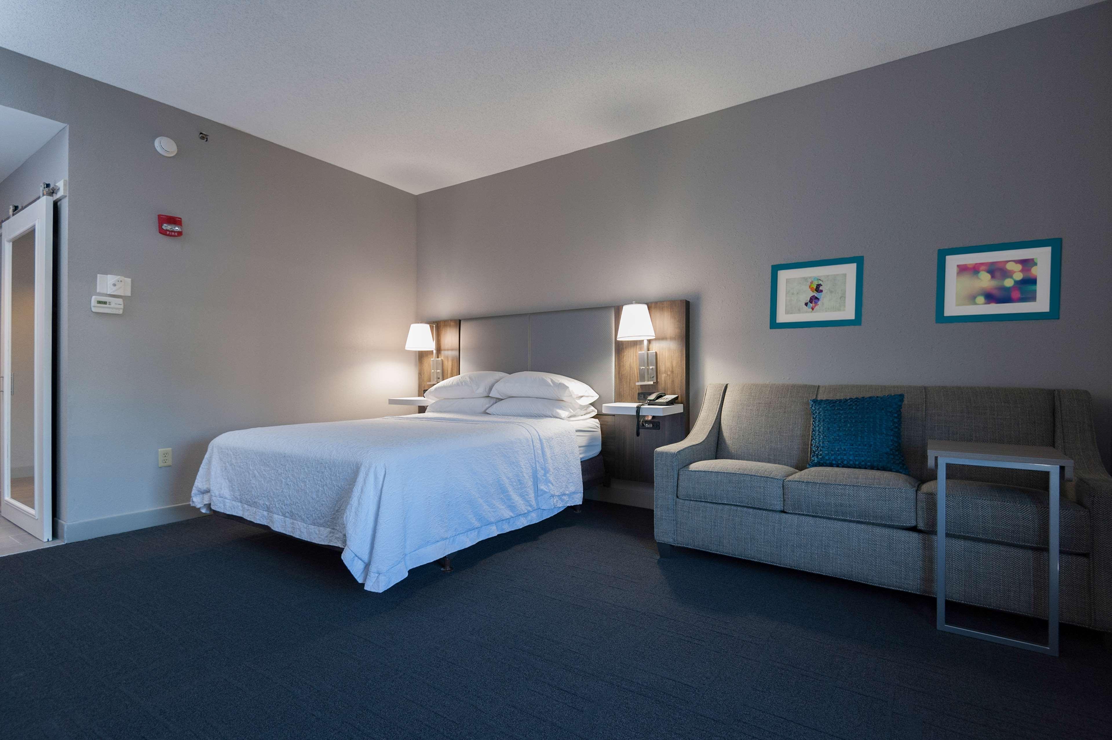 Hampton Inn East Windsor Exteriör bild