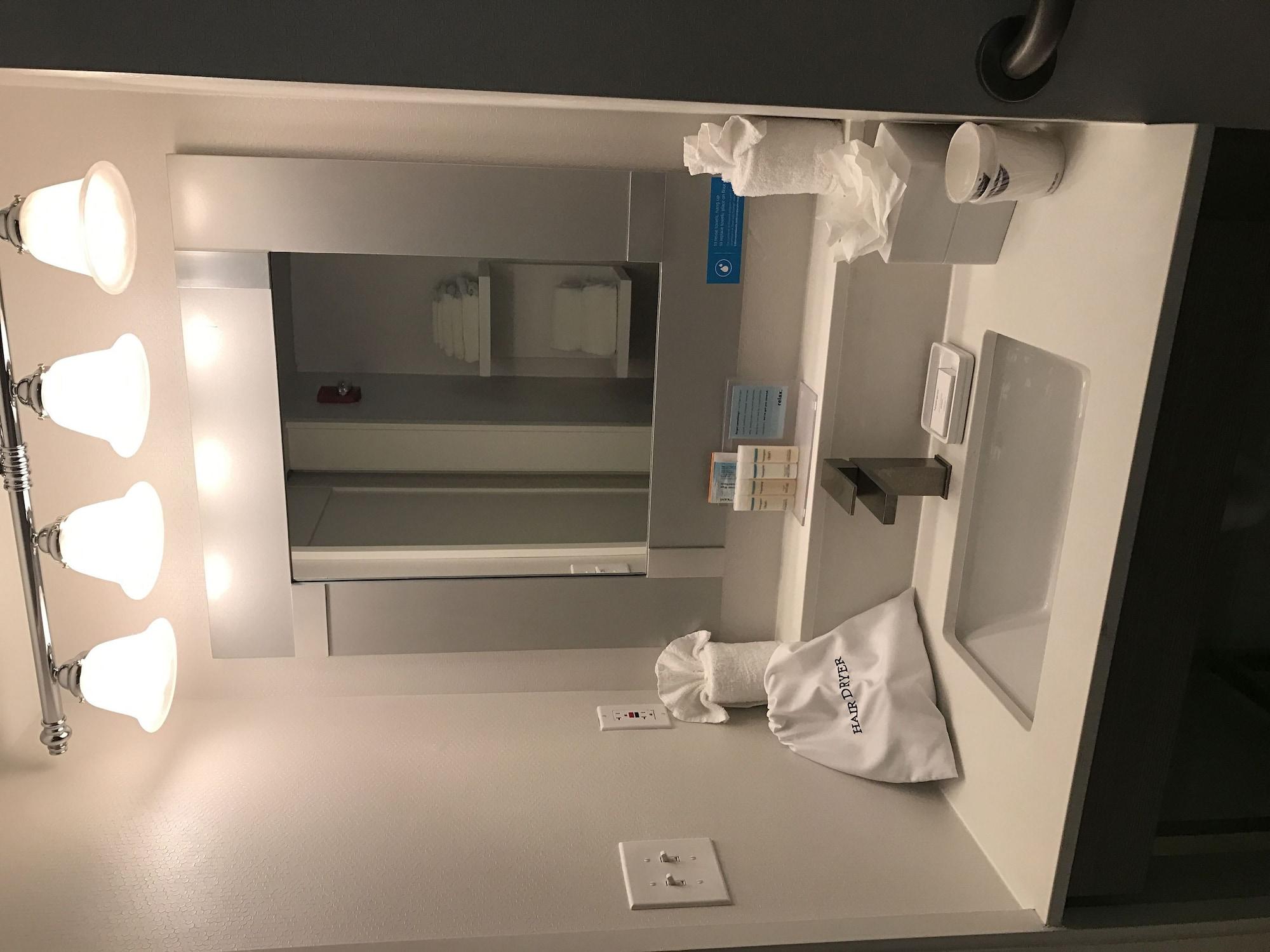 Hampton Inn East Windsor Exteriör bild