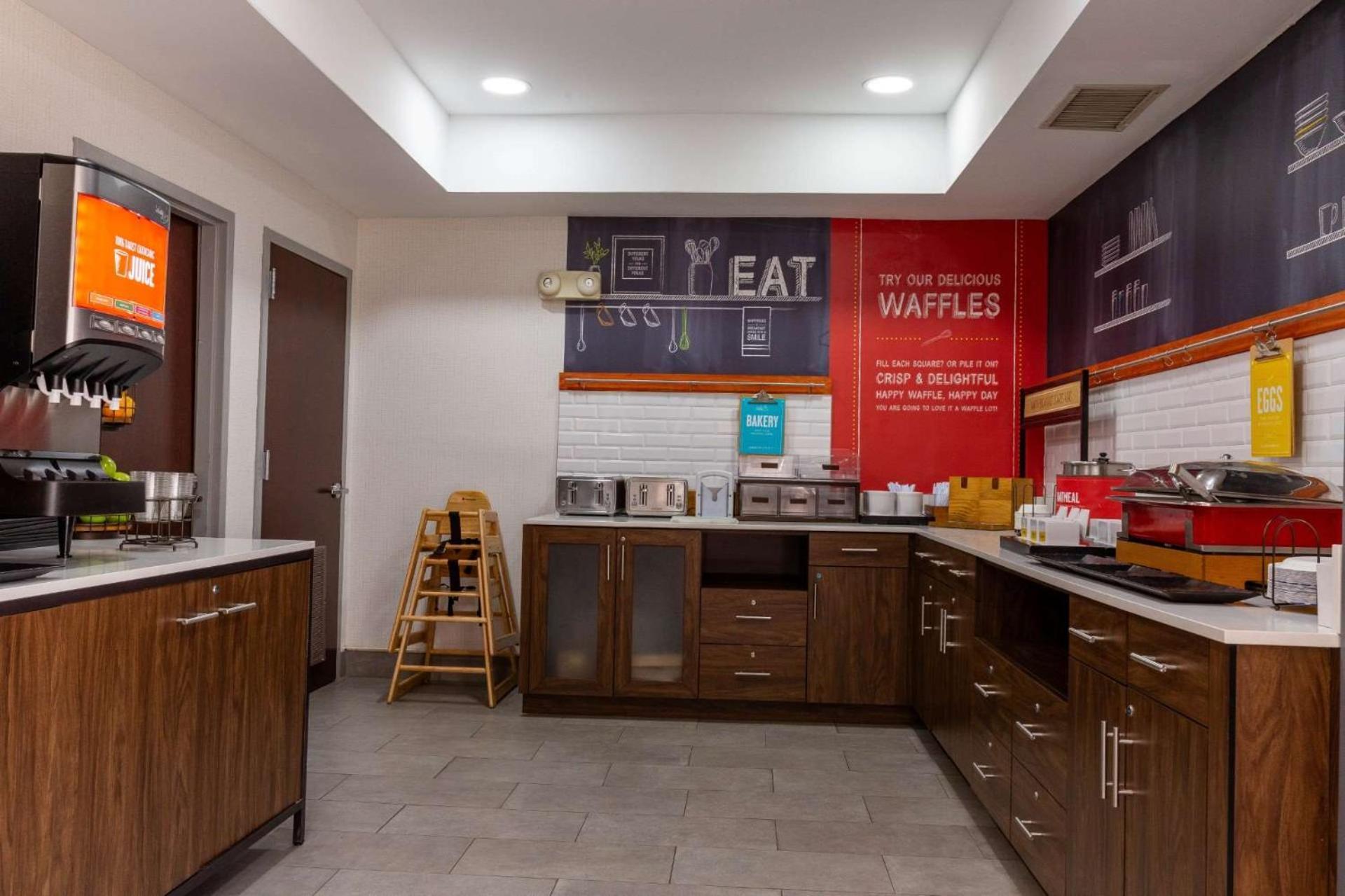 Hampton Inn East Windsor Exteriör bild