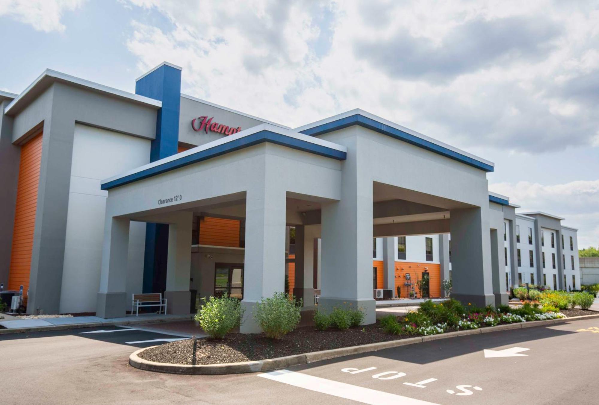 Hampton Inn East Windsor Exteriör bild