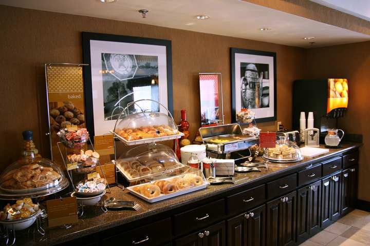 Hampton Inn East Windsor Exteriör bild