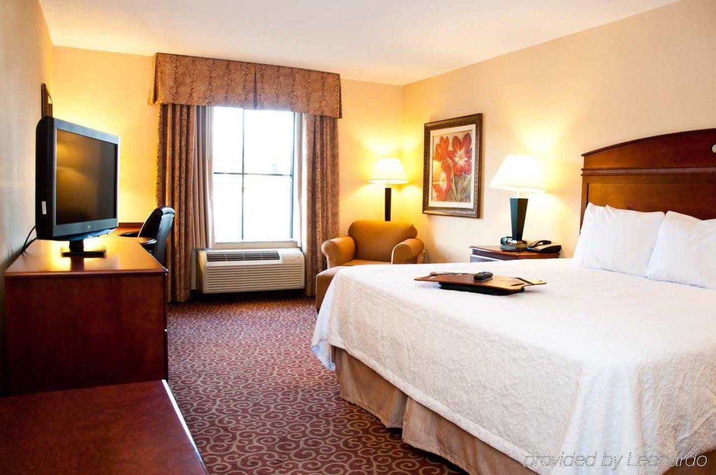 Hampton Inn East Windsor Exteriör bild