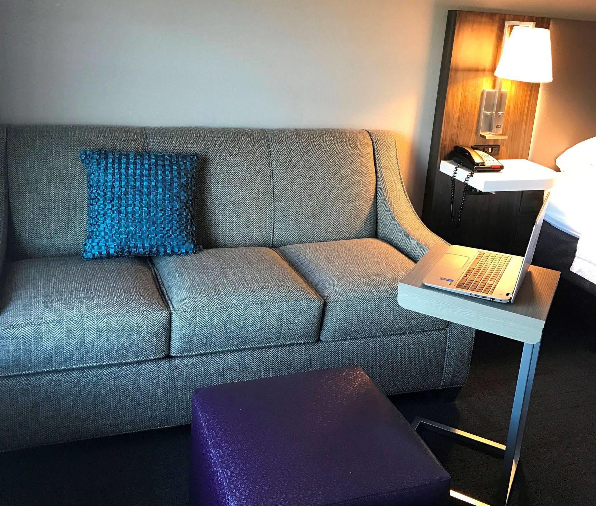 Hampton Inn East Windsor Exteriör bild